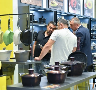  bilateral talks at the pots and cookware equipment stand.